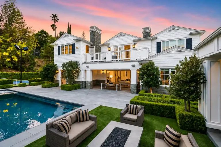 Make1m.com luxury homes with pool and smart penthouse interior.